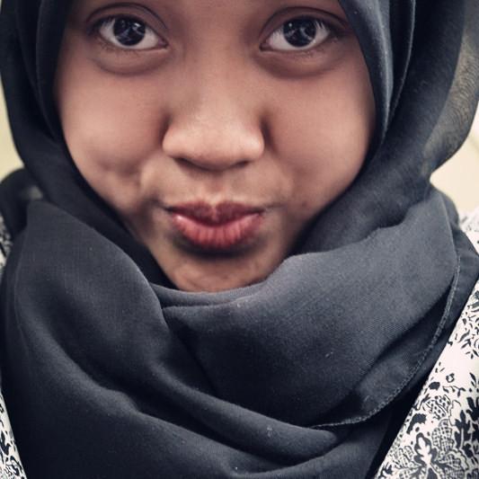 intansari03's profile picture. KECEWA DAN BAHAGIA :')