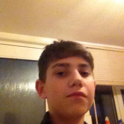 13 years old live in England and love YouTube and music