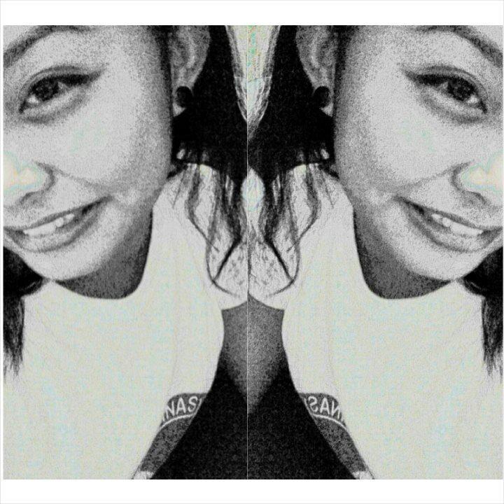 loryyy19's profile picture. damn beautiful. damn atittude.