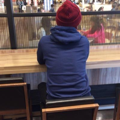 出会い系サイトの達人です。一切お金を掛けず女の子と出会える方法を見つけsexしまくってます！僕よりいい出会い方知ってる人、なかなか女の子と出会えず困ってる人、フォロー DM待ってます！本気で出会いたい方にだけ僕の方法教えます！