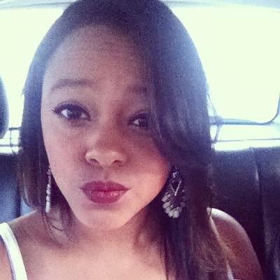 anasunday's profile picture. Mulher, menina, confusa e feliz; Futura Publicitária, maluca as vezes, mas, sempre com os pés no chão. Sejam Bem vindos ao meu mundo... ♥