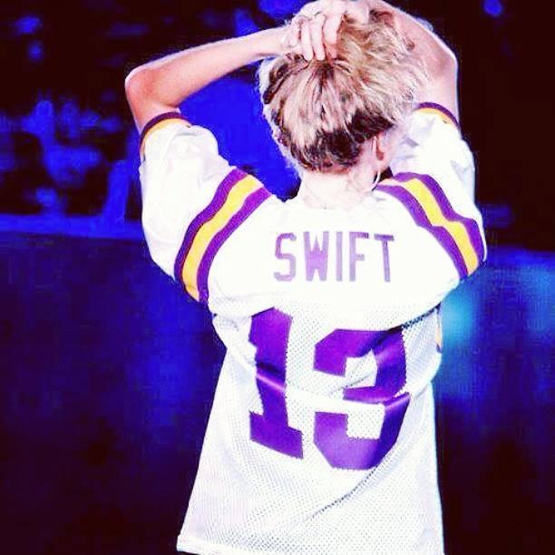 Dreamin' all the time. Lovin' country music. Oh I'm just a girl, tryna find A PLACE IN THIS WORLD... SWIFTIE+DIRECTIONER from the HEART.