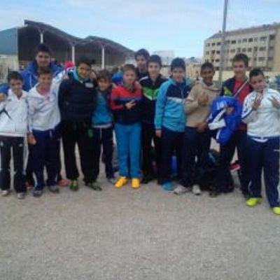 - me gusta el futbol ,naci un tal 12-6-2002,me gusta kedar con los amigo ,estudio1°ESO