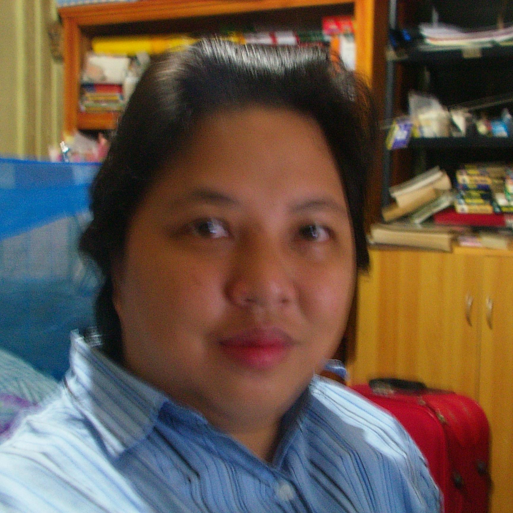 I am 36 years old. Female. Was born on February 2, 1976. Single with no boyfriends. Has no work. Is a degree holder.