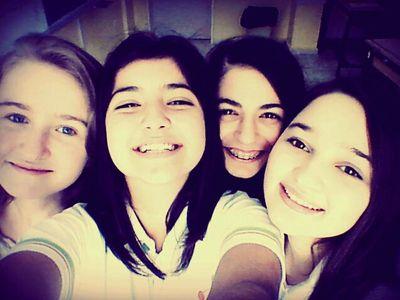 ozata_cemre's profile picture. hayat kısa , kuşlar uçuyor...