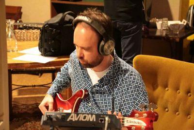 Composer of all sorts of music. I compose for Stichting Melodies from the heart (@melodiesheart), KSK Productions, my band the Netz and lots of others