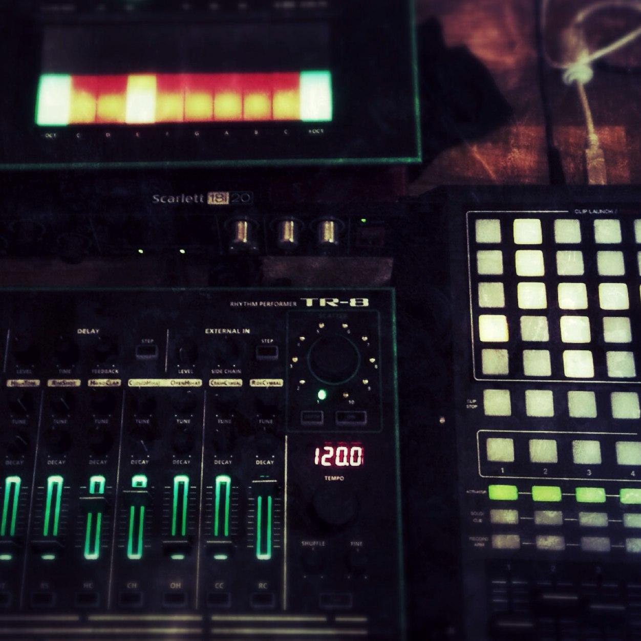 I'm a Shed Dweller who produces electronic music under various pseudonyms such as SK123, Macerator, Douglas Deep, N.A.C.V.V, Manfred Hamil and Claytrack.