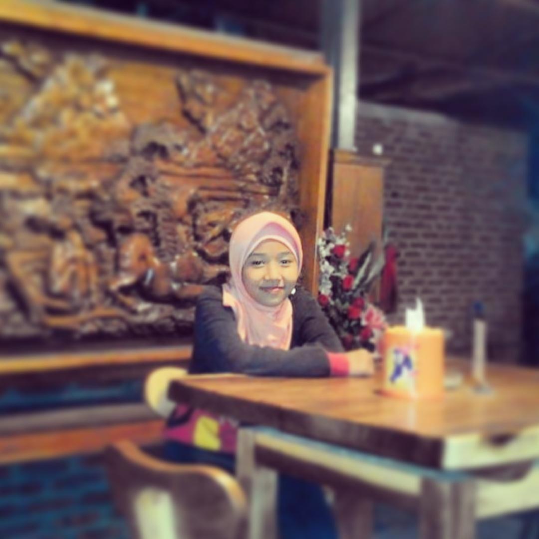 follow :           instagram: aisyahputri246  email : aisyahputri@gmail.com yahoo : putripramesti18@yahoo.com