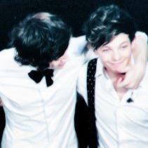 I FOLLOW YOU SO FOLLOW @pezzlinson AND RT THIS PLEASE https://t.co/QcWdk5ylkv