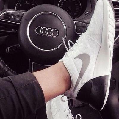 AvgleV's profile picture. Music ❤️✌️