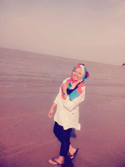 I ♥ ALLOH |I ♥ Ayah Ibu Adek (✿◠‿◠) |pencak silat is my life..  :-) | selalu bahagia ƪ(˚▽˚)ʃ  (´▽`)/