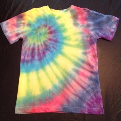 Quieres algo diferente y unico!? Entonces pide tu Tie Dye T-shirts • Puedes pedirlos x DM!! Siguenos en IG: TieDyeTshirtsPty