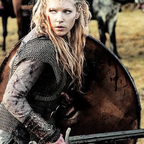 AlmuMP92's profile picture. Viveiro-Coruña. Fisioterapeuta. Rollerskater. Música como fuente de energía. Amante del arte, la ciencia y el deporte.