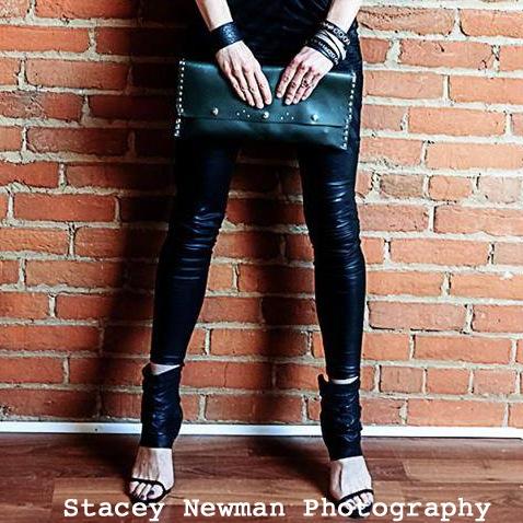 Jewellery & Accessories Designer.
Leather, concrete, 3D printing,
Fashion Lover