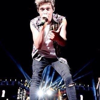 follow @whoranxstyles they gave you this free follow! they follow back ❤️