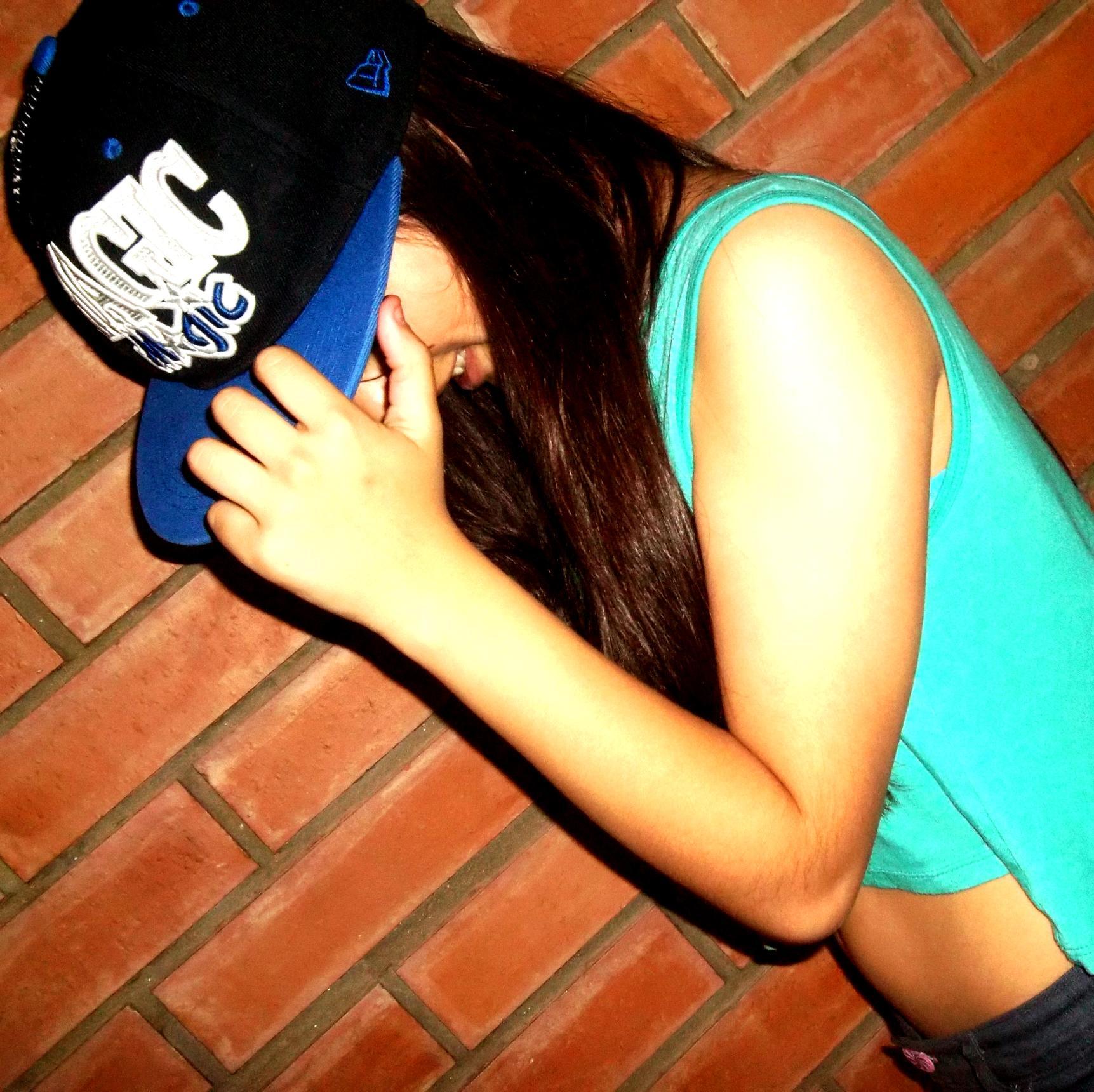 Mejoraaaa, eem bue que decirte mogolica, bueno una sos mia y no te comparto con ningun tonto de ahi sabes? y te amo mucho ENANAA 3 me tenes en todasss bobaa..