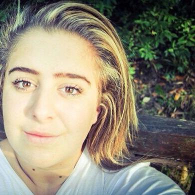 JaniOiarbide1's profile picture. 'Y aunque el desamor me tumbe ire en mi propia direccion , soy un sastre del desastre , lastre en cada relacion.'️