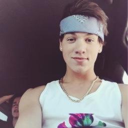 i wanna be funny @RVPROJ3CT taylorcaniffpromo@gmail.com〽️