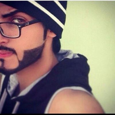 صحـيَح مآغـيرگ تـمـنيت مـخلـوق .. لـگن قـنعت أن الهوى حــب.. وأفرآق..♡
#متذوق لشعر..♡