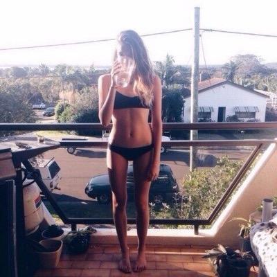 dikhyzina19's profile picture. одиночка, которая пишет о жизни, но всем пох