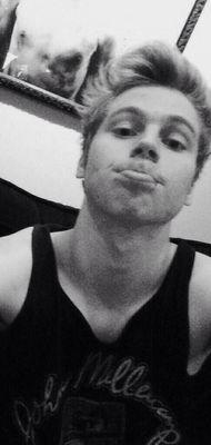 FREE FOLLOW

FOLLOW BACK @Maeve_Styles