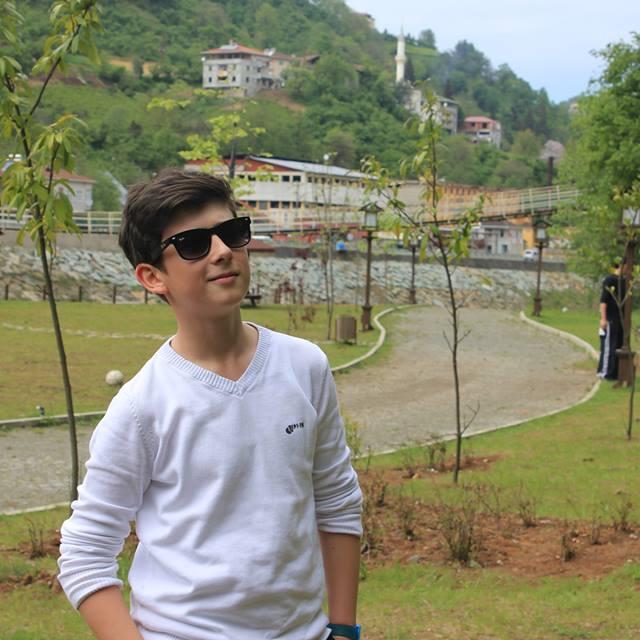 tewetend's profile picture. -Beşıkten Toprağa 1903-                                            -Rize-                                     ~Öldünmü Ben AFK~