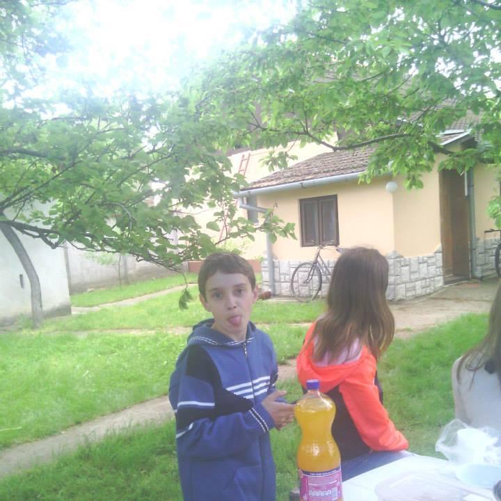 Hey.I'm a Darko Safranj.I'm single.I love Big Time Rush