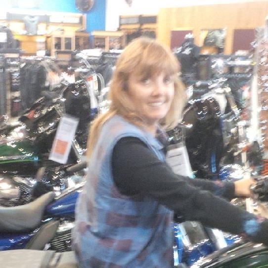 DebAshe2's profile picture. 