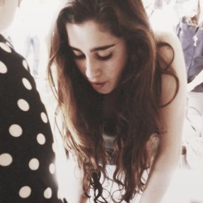 youre perfect 
go follow @T0XICLAUREN bc and @mattsforeign they give you this free follow