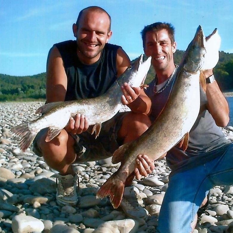 Petanque, Fishing & mushroom hunting in Provence with experienced English-speaking outdoorsmen. Lake/river fishing for pike, perch & carp. Hunt in the Luberon