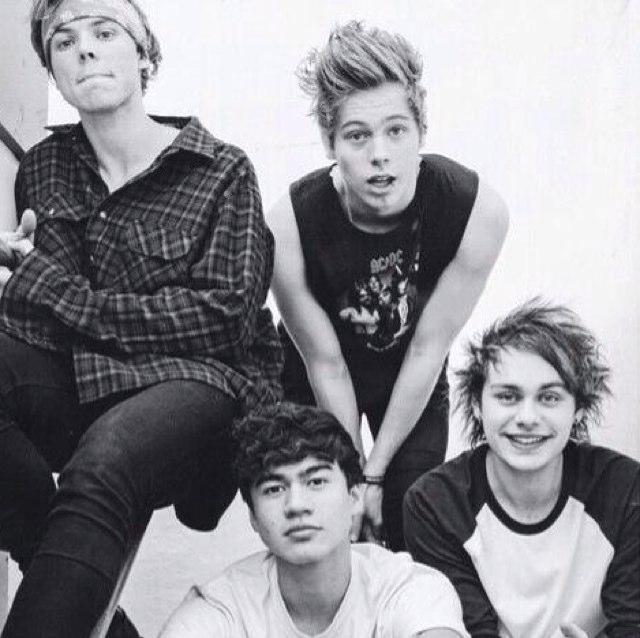 I love 5sos nearly as much as I love pizza