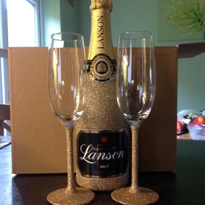 Gorgeous glitter glasses suitable for loved ones and for any occassion. free delivery prices start from £10.