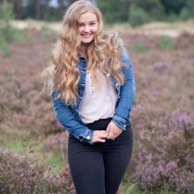 dutch girl ° 14 , brunette