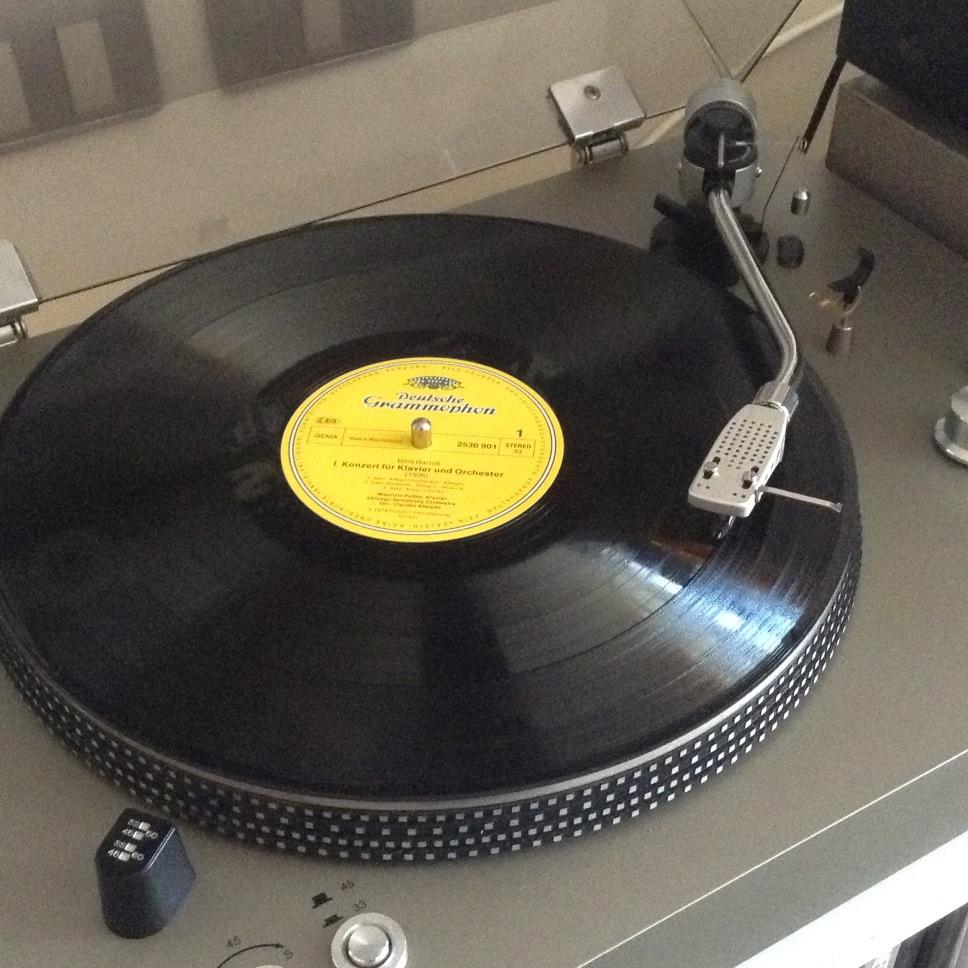 Venta de Vinilos de Música Clásica y cosas entretenidas del Rock y el Jazz. Despacho a todo Chile. vinilosallesklar@gmail.com