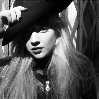 ||Your body's aching, every bone is breaking|| ||werewolf and motorcycle enthusiast|| Best avoid me every full moon