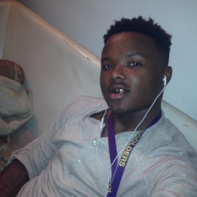 new to dis twitter shit but follow me #OffTheFoes #GasAndMud #WifeSnatcher #WHAMMMMM #32 #TechHighschool