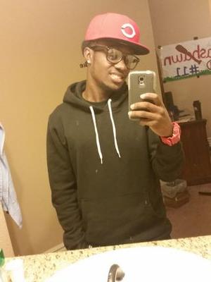 DASHAWN EDWARD AUGUSTUS ROBINSON II 
DECEMBER 10TH 1995 
B.A.R.S 
COLLEGE BOUND
THAT'S WHERE THE KNOWLEDGE FOUND