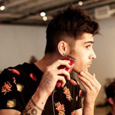 follow @drunkwithhes