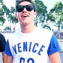 maybetomlin's profile picture. dont follow this acc, follow @fourliams and ill follow you back on there