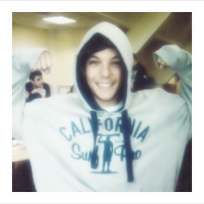 please follow my main account @crimsonlwt !! tysm (((:
