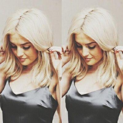 I'm Perrie! and I like to Sing :) Talk to me, I don't bite. xD I'm weird so be careful xx