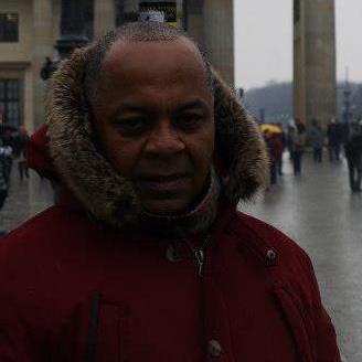 Orhancetinbilek's profile picture. 17 Şubat'ta İzmir'de doğdu. Yazar, avukat...