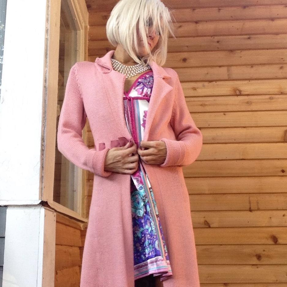 PetticoatPink's profile picture. Let's play dress-up! 
Opportunities: inquiries@petticoatpink.com