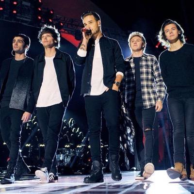seran cuatro en el escenario,pero en mi corazon siempre seran cinco❤️ 25 de marzo 2015.. I miss you zayn malik.