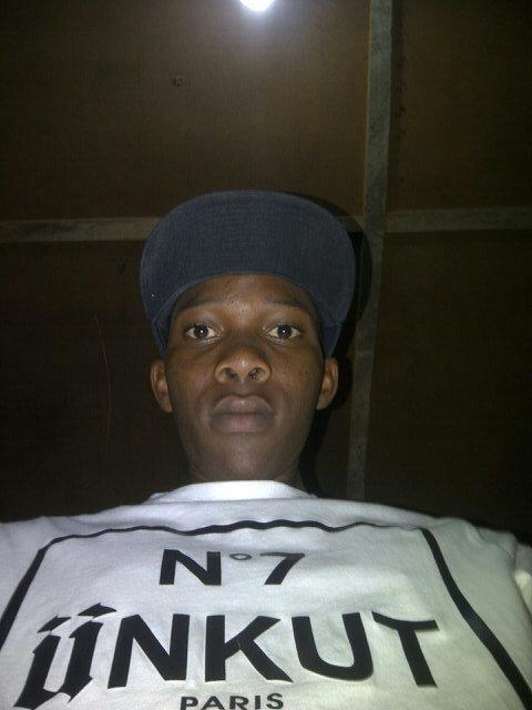 abdoulayeallas1's profile picture. Tu me twite ou follow ....gt . Cr