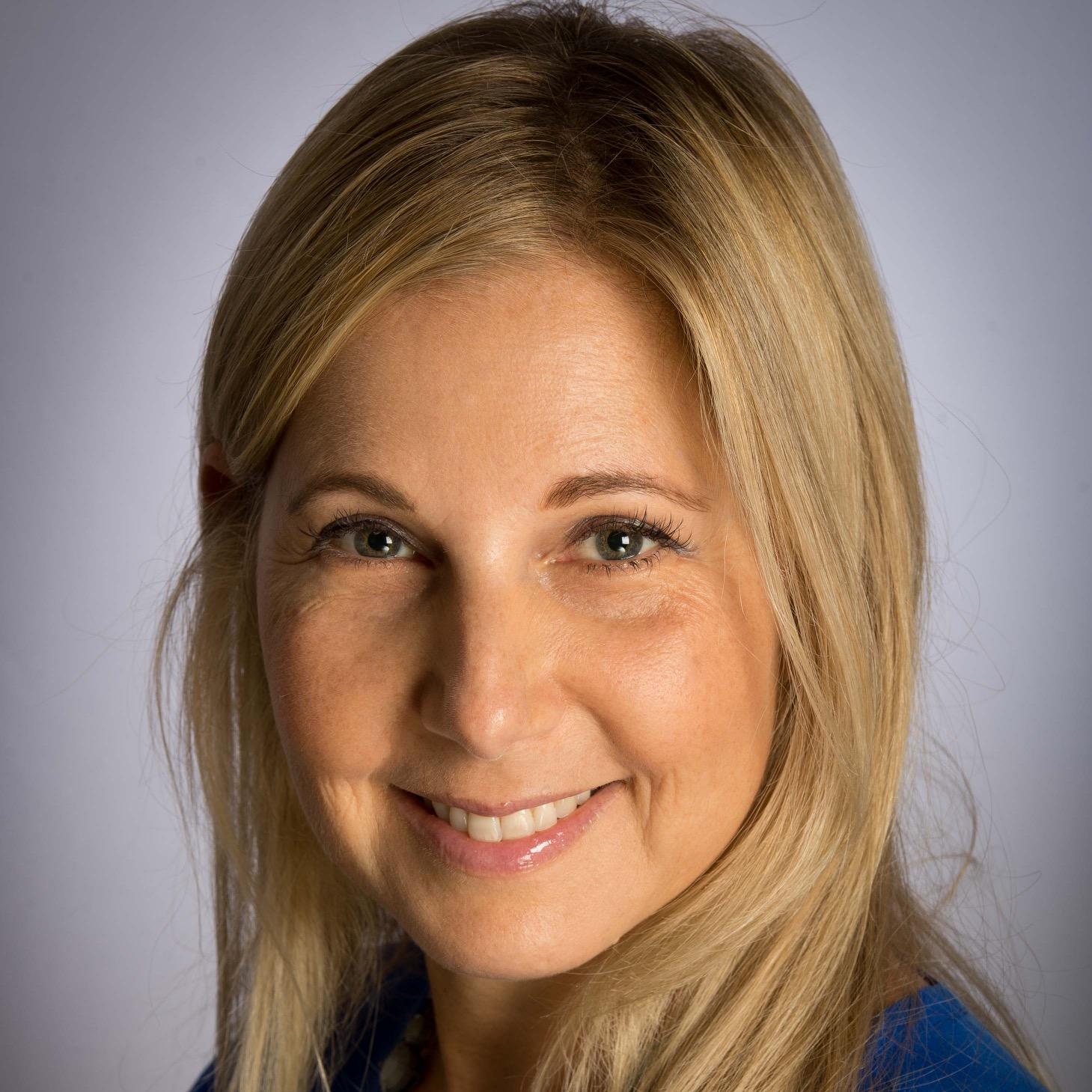 Digital Marketing Consultant, passionate about advertising, media, technology & gadgets, Business Person of the Year 2013 and mom to 2 amazing girls!