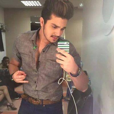 sou Luan Rafael Domingos Santana . adoro vermelho. amo pesca.sou corinthiano