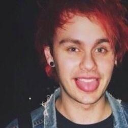 tictacmgc's profile picture. go follow @GODAMNCLlFFORD she follows back !