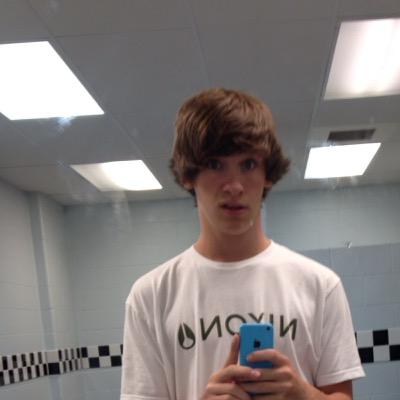skater_tanner6's profile picture. i skate and pole vault