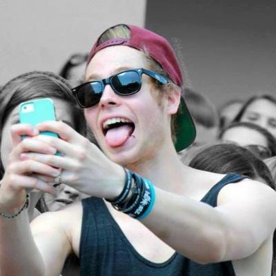 this is a free follow from @fuckmehardhemmo pls follow her